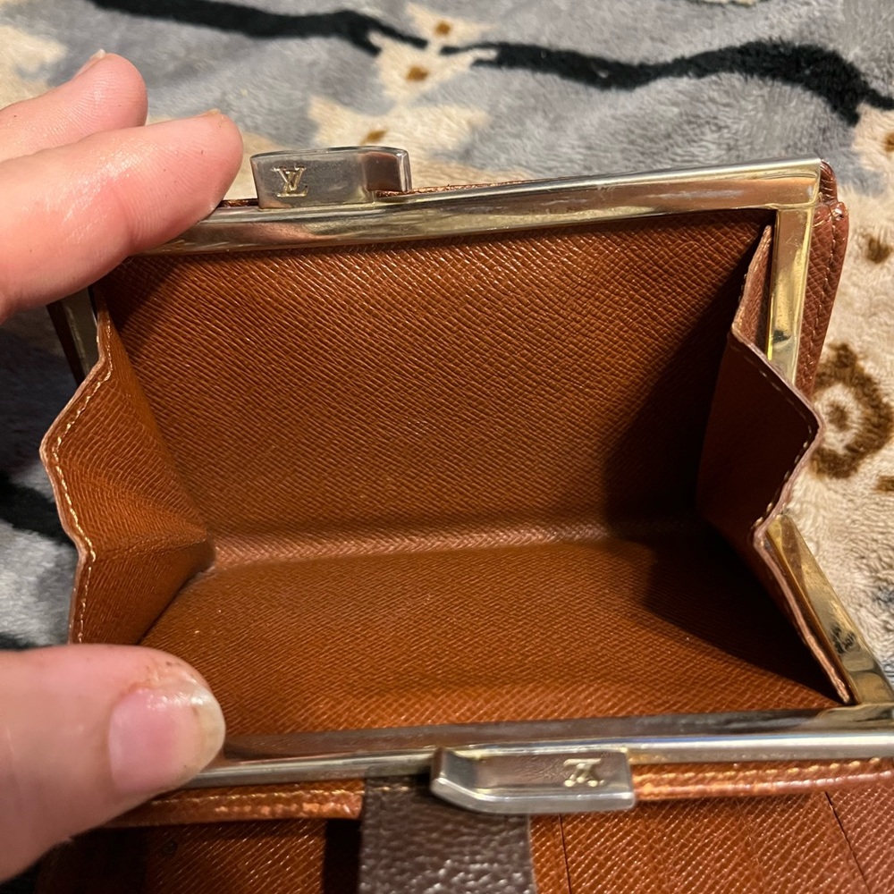 Louis Vuitton EUC VINTAGE Monogram French Kiss Lock Wallet with COA* - Picture 11 of 17